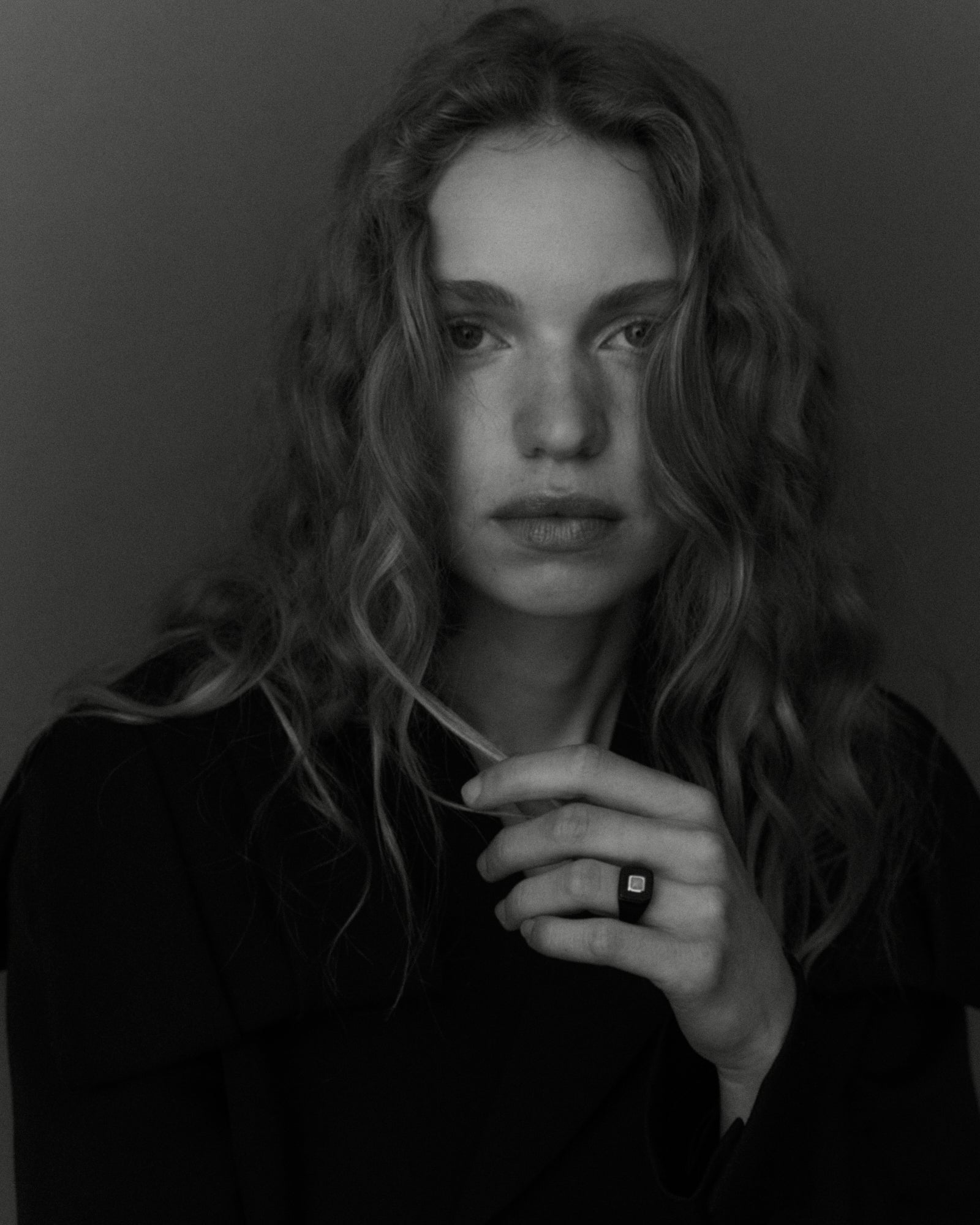 Dagny Signet Ring-3